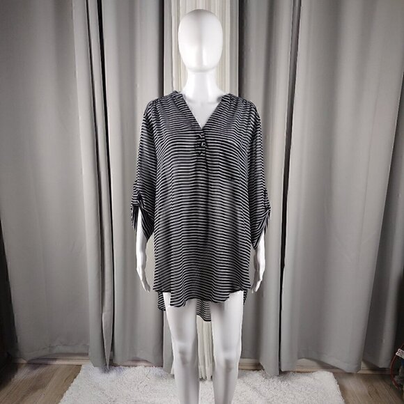 Torrid Tops - Torrid Black & White Striped Semi-Sheer 3/4 sleeve V-neck Tunic Top Sz 2 = US 18